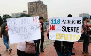 Aspirantes que aplicaron en línea el examen de admisición a la Universidad Nacional Autónoma de México (UNAM), se manifestaron en Ciudad Universitaria (CU) contra la repetición presencial de dicha prueba. Foto: Diego Simón Sánchez / EL UNIVERSAL