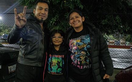 Bajo el frío y la lluvia, fans esperan a Iron Maiden en el Estadio GNP