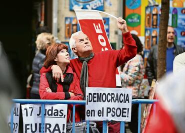 PSOE se consolida en España, pero la derecha resiste