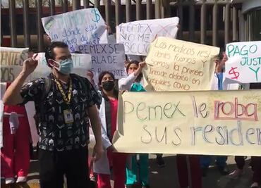 “¡Resiste, residente!”: Por falta de aguinaldos, médicos marchan rumbo al Hospital de Pemex en Azcapotzalco