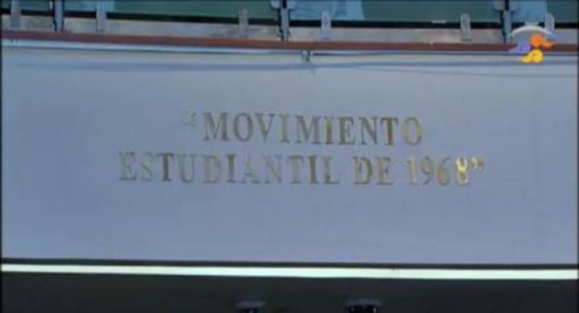 Develan placa alusiva al Movimiento Estudiantil del 68 en el Senado