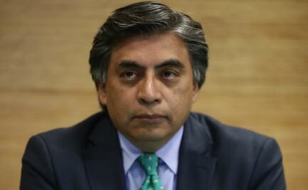 Aprobación de reforma para captar divisas atenta contra la autonomía de Banxico: Esquivel