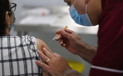 Uno de cada 4 adultos mayores del país ya se registró para recibir vacuna contra Covid-19: Salud