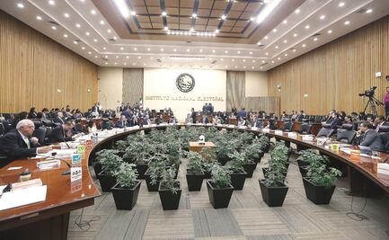 PRI oficializa dar 258 mdp; el PAN dona sus spots 