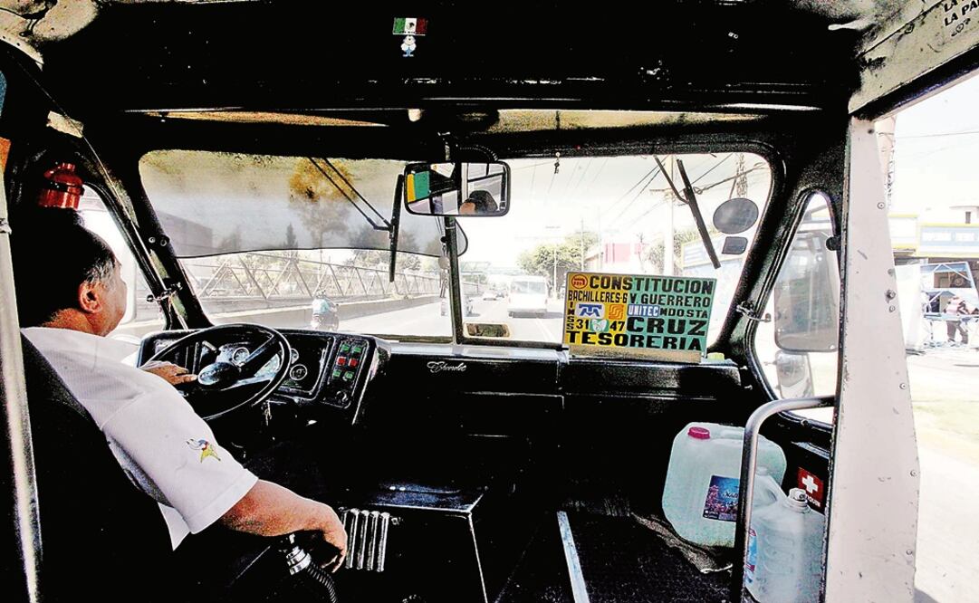 Los delincuentes le quitaron a una mujer un celular con valor de 3 mil pesos. Foto: Archivo/ EL UNIVERSAL                                   
