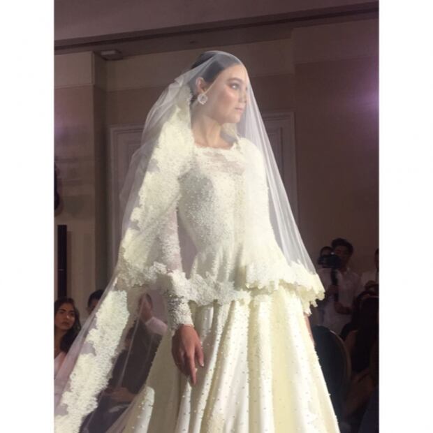 Para novias atemporales, Vero Díaz presenta colección de vestidos de novia