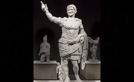 Exponen escultura de  Augusto creada con Legos