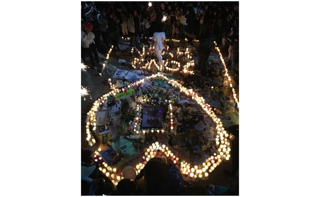 Cientos de fans del grupo surcoreano de K-pop, SHINee, asistieron al Monumento de la Revolución para despedir al que fuera su cantante principal Kim Jong-hyun