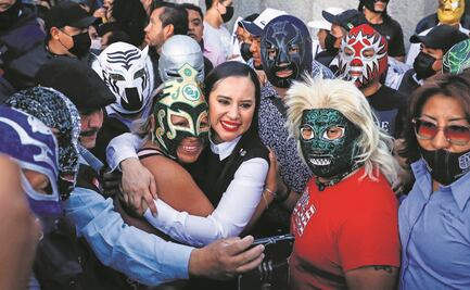 Se aplaza audiencia de Cuevas; asiste a verbena