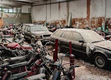 A subasta autos de lujo encontrados en agencia abandonada