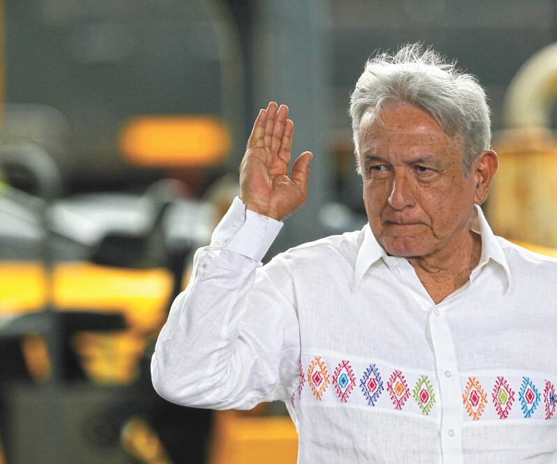 El presidente Andrés Manuel López Obrador insistió que no se puede relajar la disciplina, sino que hay que mantener la sana distancia. Foto: DIEGO SIMÓN. EL UNIVERSAL