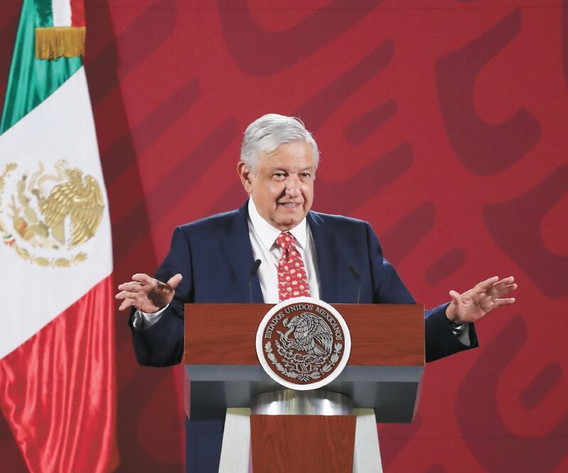 El presidente Andrés Manuel López Obrador insistió en que no usará el avión presidencial, pues ofendería al pueblo y costaría mucho operarlo. Foto: GERMÁN ESPINOSA. EL UNIVERSAL