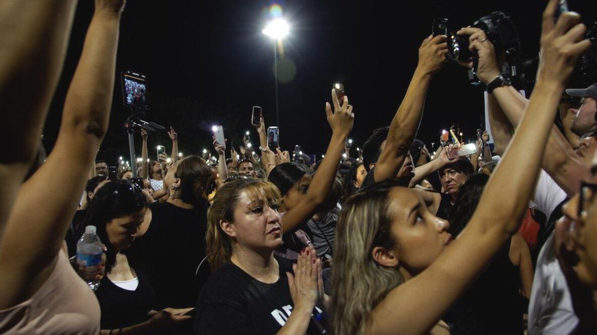 Miles participaron en vigilias para honrar la memoria de las víctimas del ataque (Foto: BBC)
