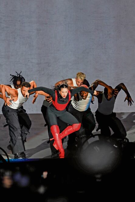 La artista hizo del histórico lugar un escenario perfecto para su ritual de baile. Foto: Hugo Salvador / EL UNIVERSAL