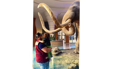 José Ramón López Beltrán, hijo mayor de AMLO, disfruta paseo familiar por el AIFA