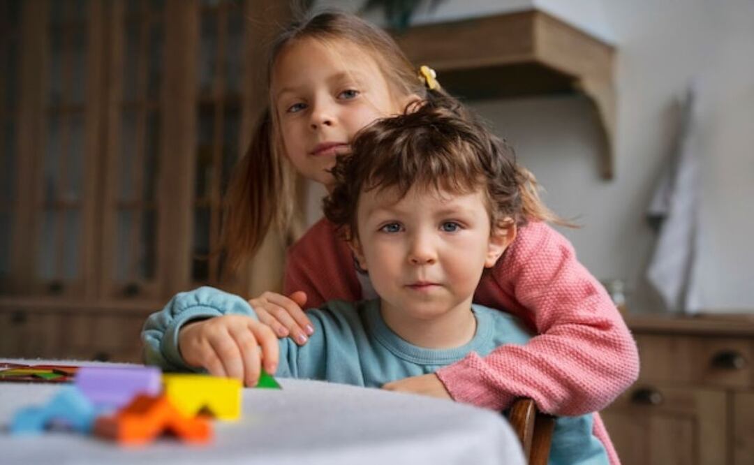 Las tendencias en nombres suelen estar influenciadas por la globalización, la cultura pop y la búsqueda de nombres con significados especiales. Fuente: Freepik.