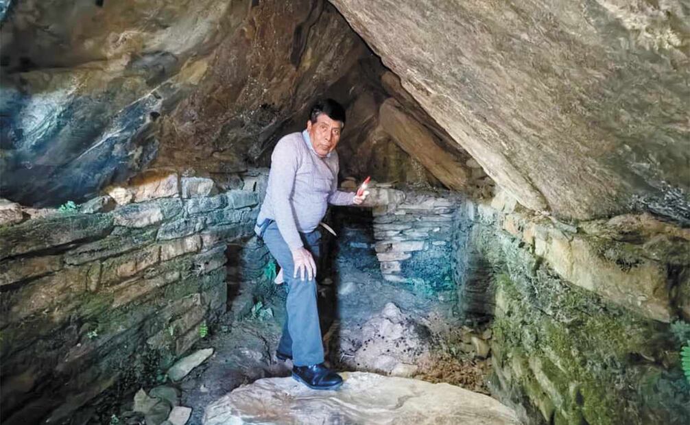 Efrén Contreras dice que algunas ruinas parecen estar conectadas entre sí, porque han descubierto pasillos o pasajes por los cuales se podía caminar y que las comunican. Foto: Edwin Hernández / EL UNIVERSAL