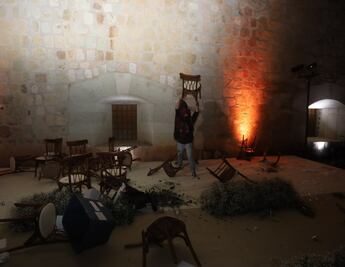 Maestros irrumpen en boda de Elba Esther Gordillo y causan destrozos 