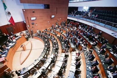 Senadores exigen el cese del encargado de la PGR