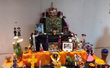 Instalan altar de muertos en recuerdo de Violeta Parra