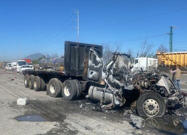 Carambola en el municipio de Escobedo provocada por tractocamión, deja un muerto y ocho heridos