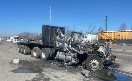 Carambola en el municipio de Escobedo provocada por tractocamión, deja un muerto y ocho heridos