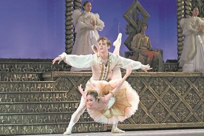 Regresan 36 millones a Hacienda y dejan sin apoyo a más artistas