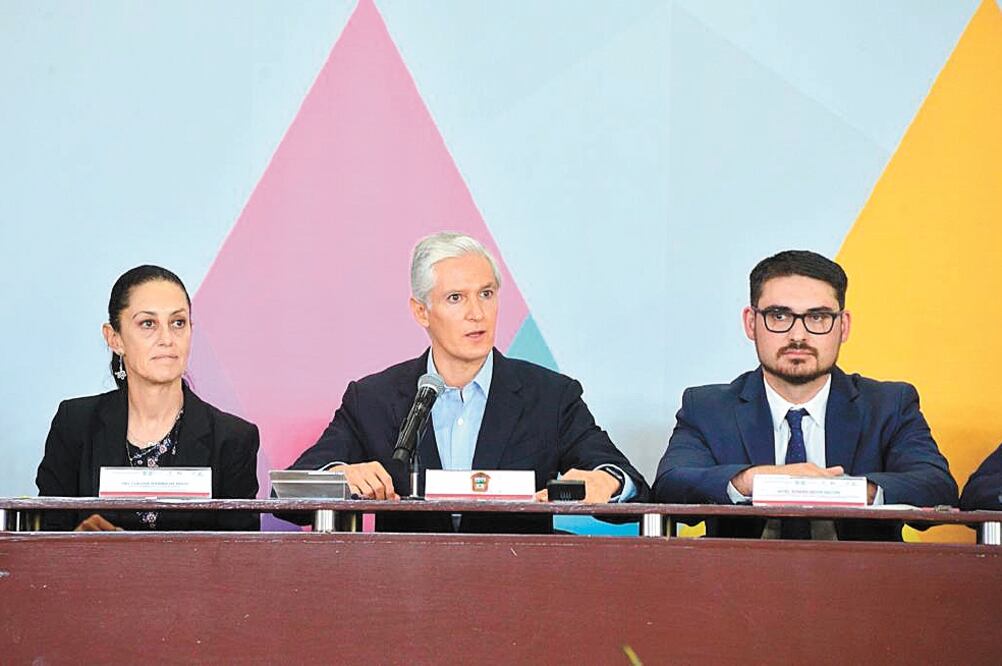 Claudia Sheinbaum, jefa de Gobierno de la CDMX; Alfredo del Mazo, gobernador mexiquense, y Román Meyer, titular de la Sedatu, signaron el convenio. Foto/ARCHIVO EL UNIVERSAL