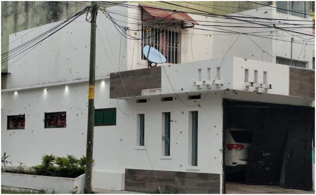 El ataque armado ocurrió a las 02:05 horas, cuando hombres a bordo de varios vehículos arribaron a la colonia Santa Clara, para disparar contra una vivienda de Chiapas. Foto: Especial