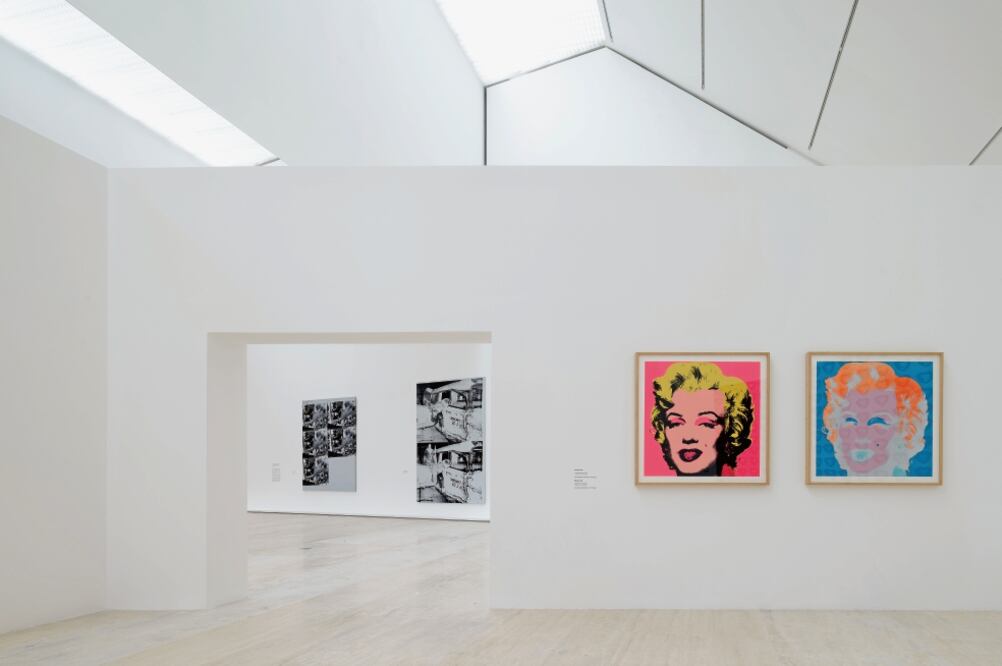 Aspectos de la exposición Andy Warhol. Estrella oscura. White Burning Car III, 1963; Ambulance Disaster 1963-1964; Marilyn , 1967. Moritz Bernoully © 2017 The Andy Warhol Foundation for the Visual Arts, Inc. /Artists Rights Society (ARS), Nueva York.