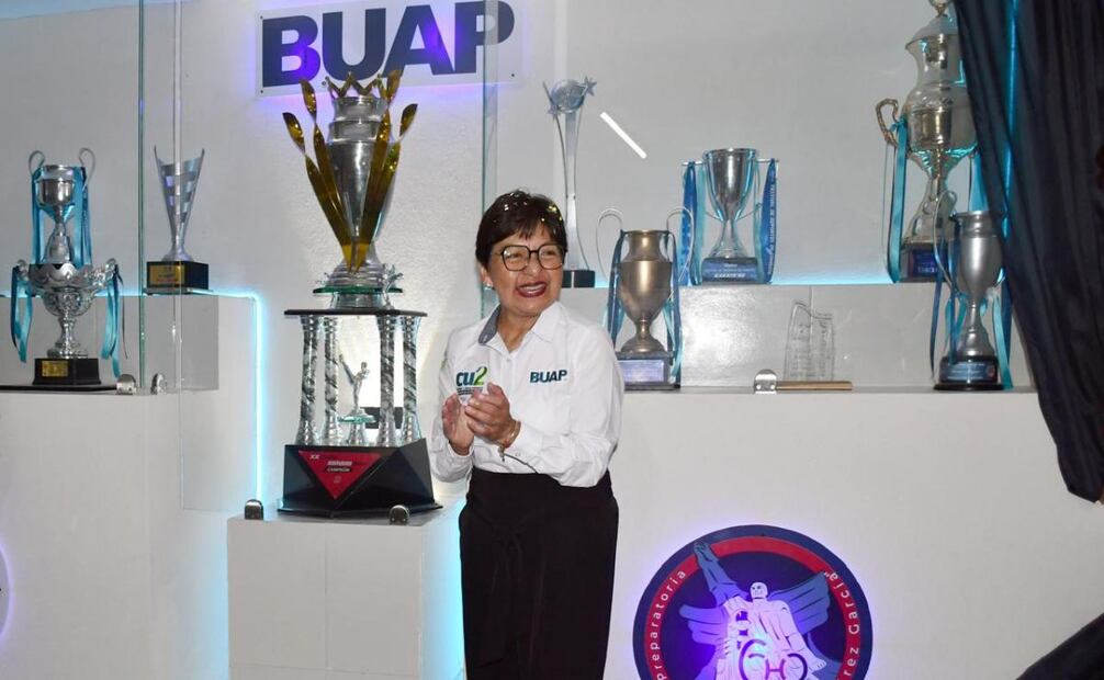 Rectora de la BUAP presenta libro "Otra vez a las andadas, Bichos y Algo Más". Foto: Especial