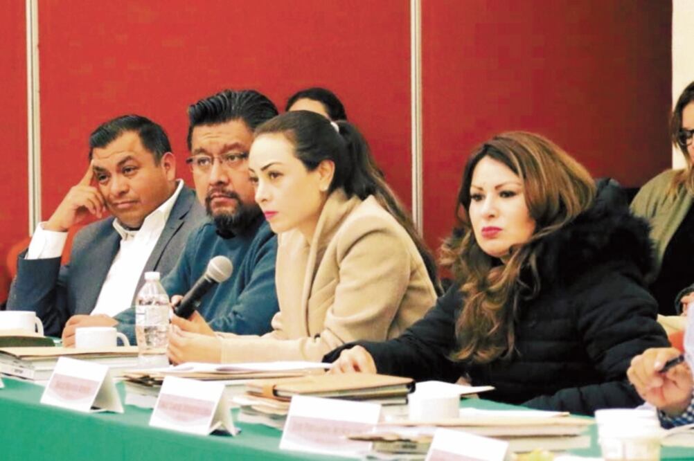 Rocío Salinas Godoy (centro), exdelegada de Profepa en Zacatecas, precisó que desde el 15 de mayo dejó su cargo en esa dependencia, / TOMADA DE REDES