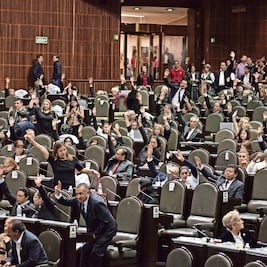 Morena avala crear Comisión de la Verdad