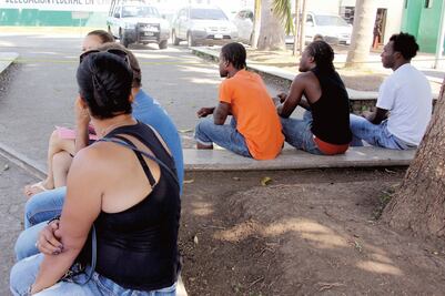 Acreditan violación de INM y Comar a 16 inmigrantes