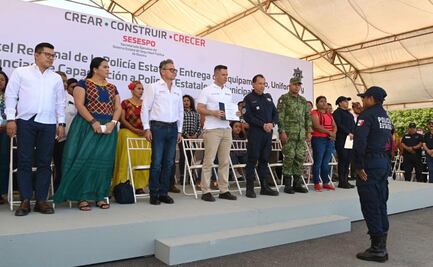 Murat inaugura cuartel regional de la Policía Estatal en El Espinal, Oaxaca