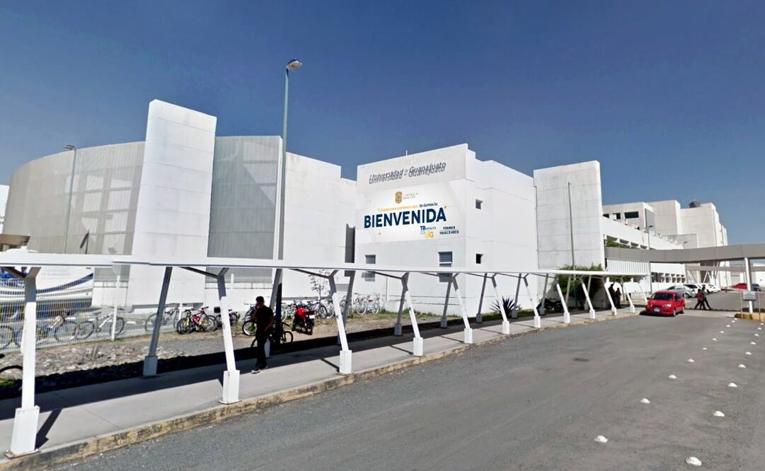 La comunidad demanda la destitución de 7 maestros por acoso sexual. Foto: Twitter @UGLeon