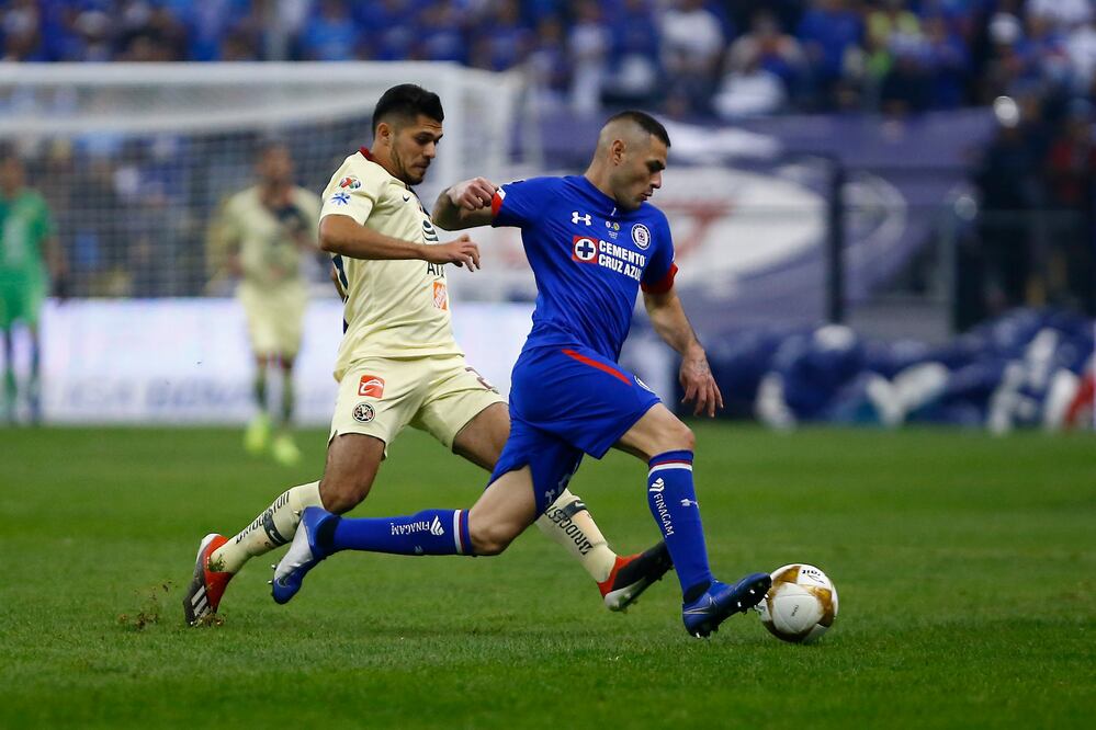 Henry Martin y Pablo Aguilar durante la final del Apertura 2018 - IMAGO7