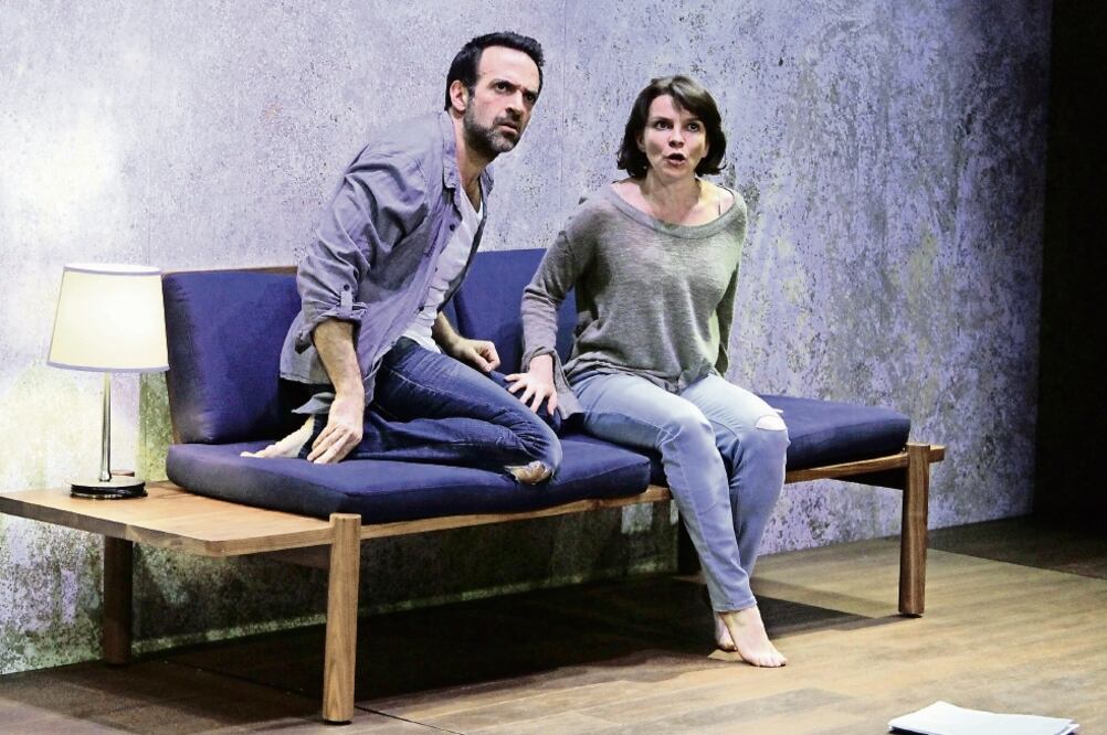 En la obra, la ansiedad de sentirse sólos hace mella en su relación (CARLOS MEJÍA EL UNIVERSAL)