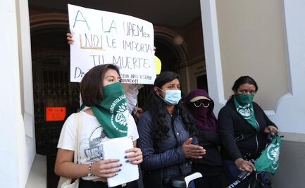 Feministas de UAEMéx acuerdan reunión con autoridades escolares