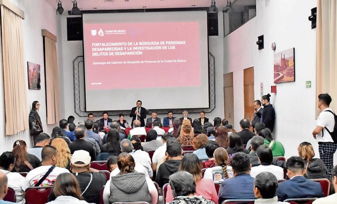 Autoridades capitalinas presentaron a madres buscadoras su estrategia contra la desaparición. (02/04/2025) Foto: Especial