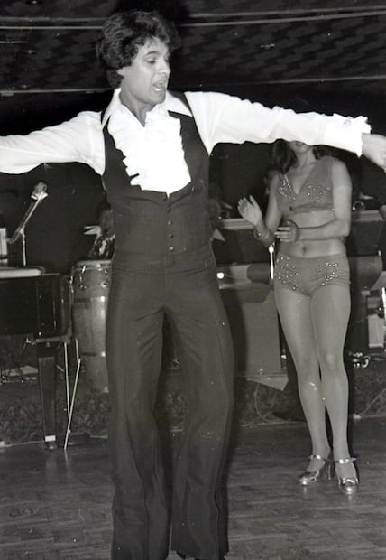 Debut de Juan Gabriel en el cabaret de Casino Royal, el 12 de junio de 1975. 
Foto: Ramón Romero/Archivo EL UNIVERSAL.