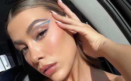 Michelle Salas impacta en atrevidas fotos con traje monocromático