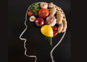 Conoce los alimentos que ayudan a mantener la salud cerebral después de los 40 años