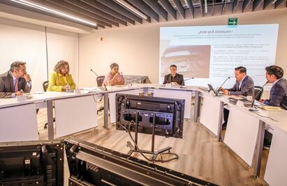 Julio Menchaca y Raquel Buenrostro analizan potenciar inversiones y economía en Hidalgo