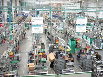 Frenan inversiones en manufactura por aranceles