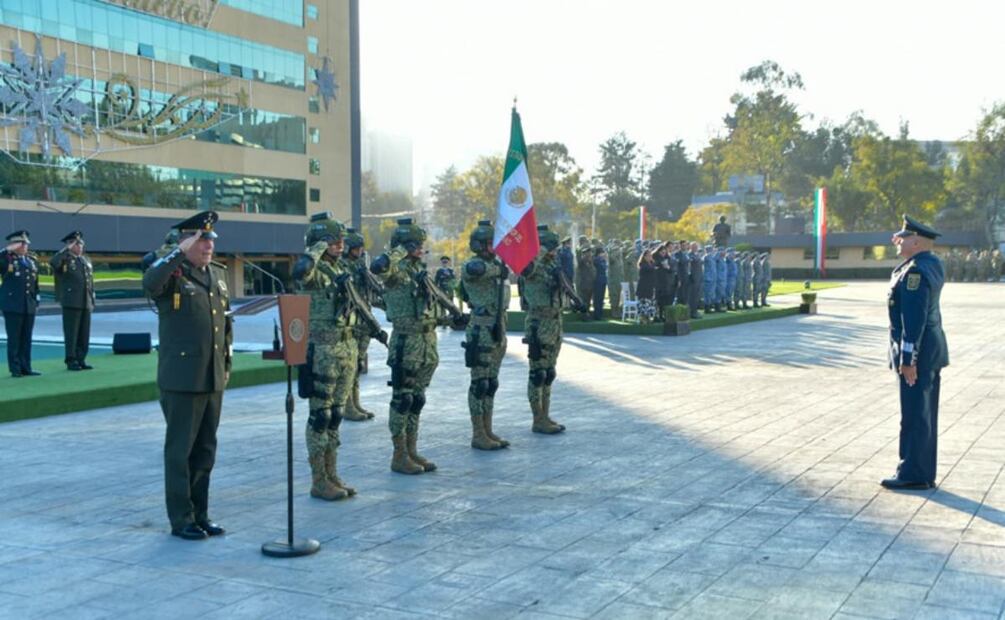 Ceremonia de nombramiento de Miguel Eduardo Hernández Velázquez como inspector y contralor del Ejército, Fuerza Aérea y Guardia Nacional (02/01/2026). Foto: Especial