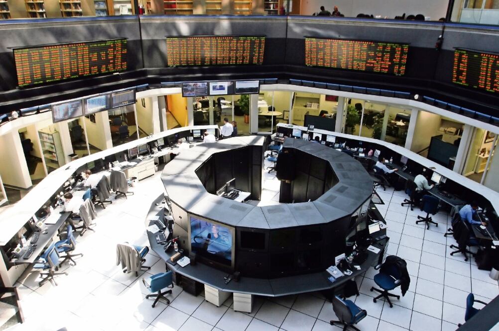Aspecto de la Bolsa Mexicana de Valores. La OCDE ha señalado la importancia de mantener el talento de mujeres en puestos de liderazgo (ARCHIVO EL UNIVERSAL)