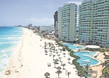 Pese a Covid, sargazo e inseguridad, Cancún recibe en julio la mayor cantidad de turistas en 2 años