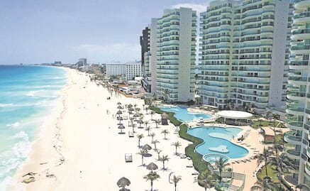 Pese a Covid, sargazo e inseguridad, Cancún recibe en julio la mayor cantidad de turistas en 2 años
