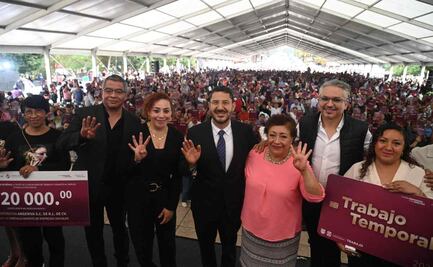 Martí Batres entrega apoyos para creación y fortalecimiento de cooperativas